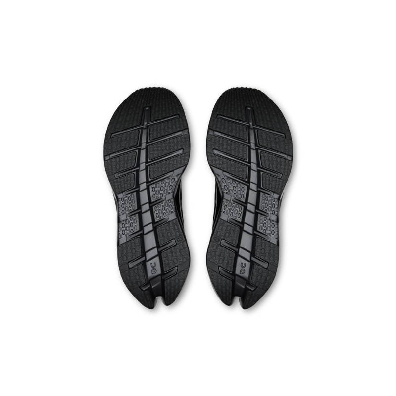 On cloudrunner 3 Black/black