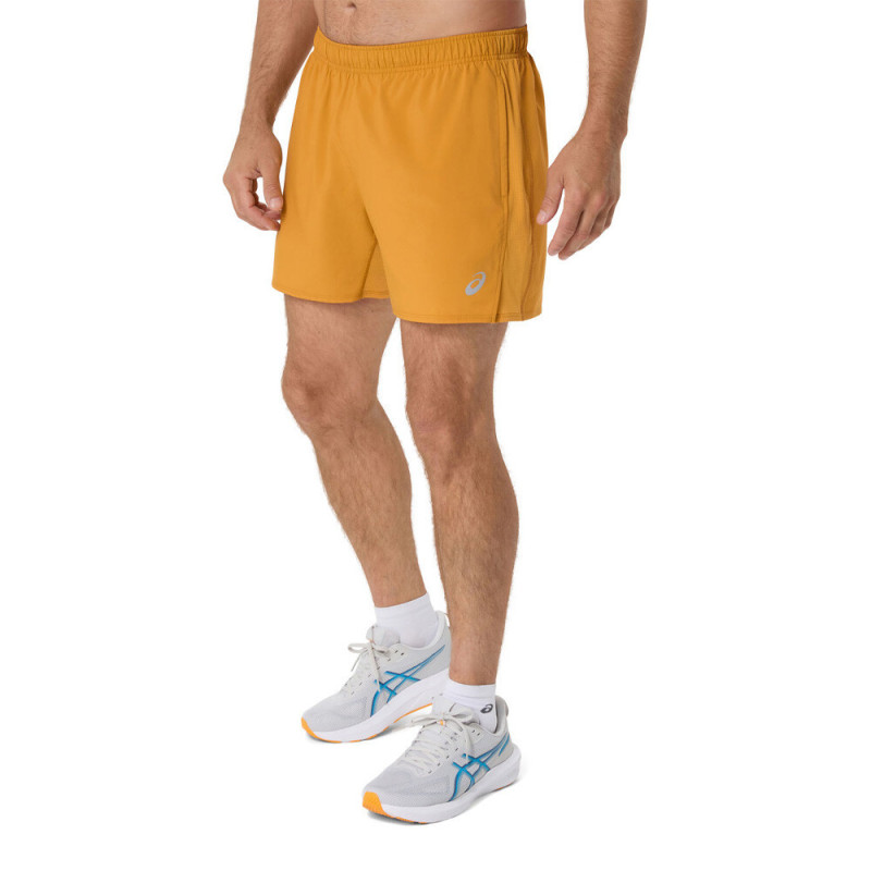 Asics core 5in short sandstorm