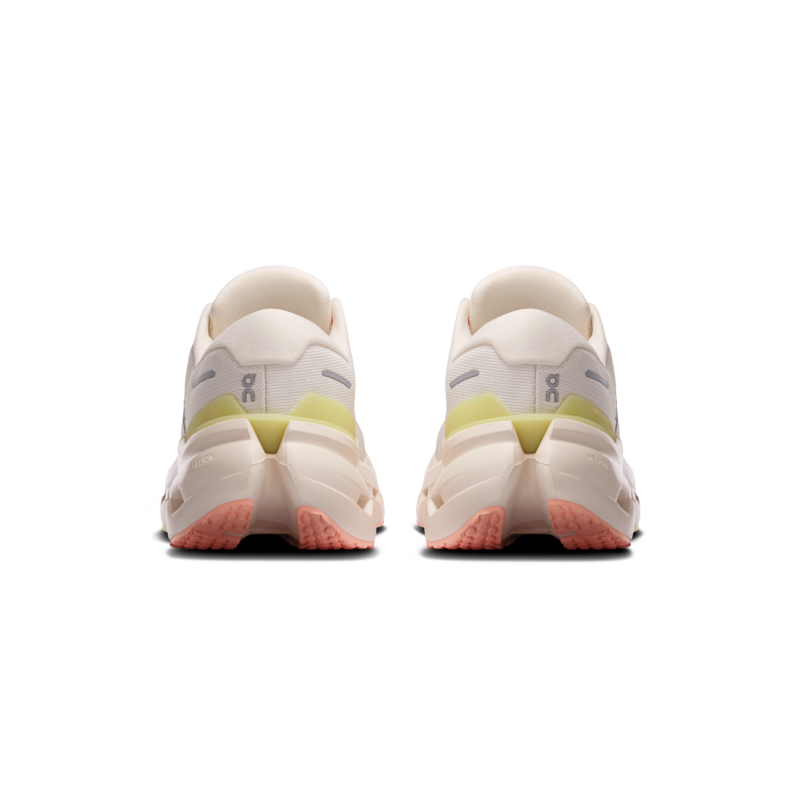 On cloudrunner 3 Ivory/dew