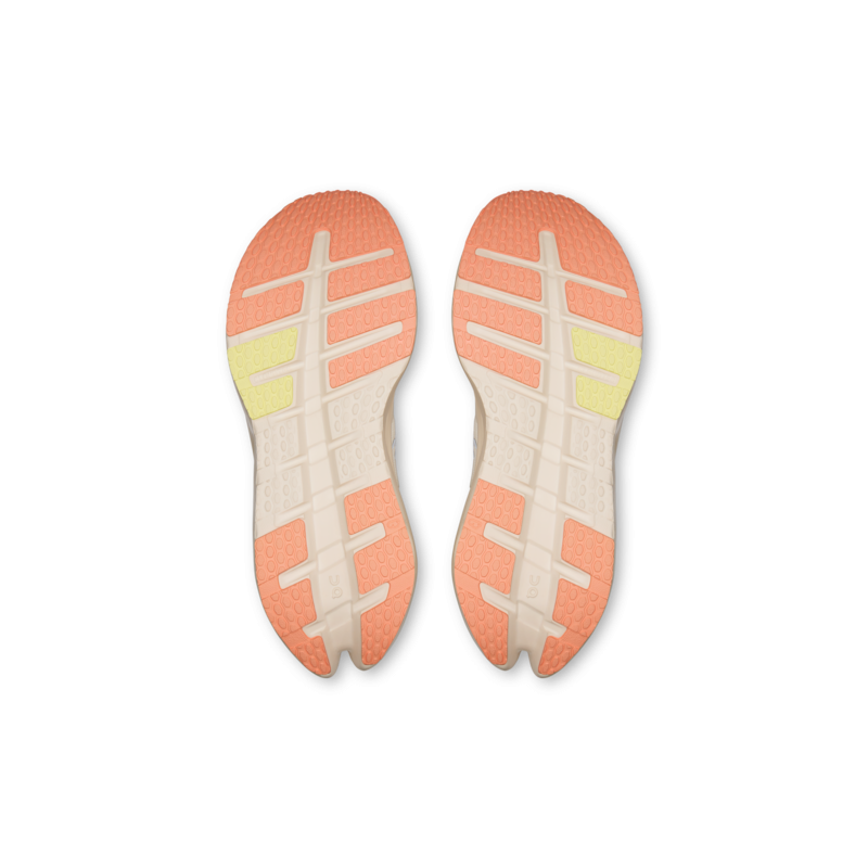 On cloudrunner 3 Ivory/dew