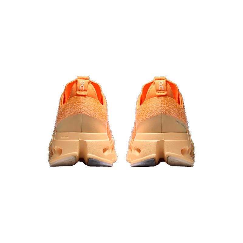 On cloudsurfer max Saffron/squash